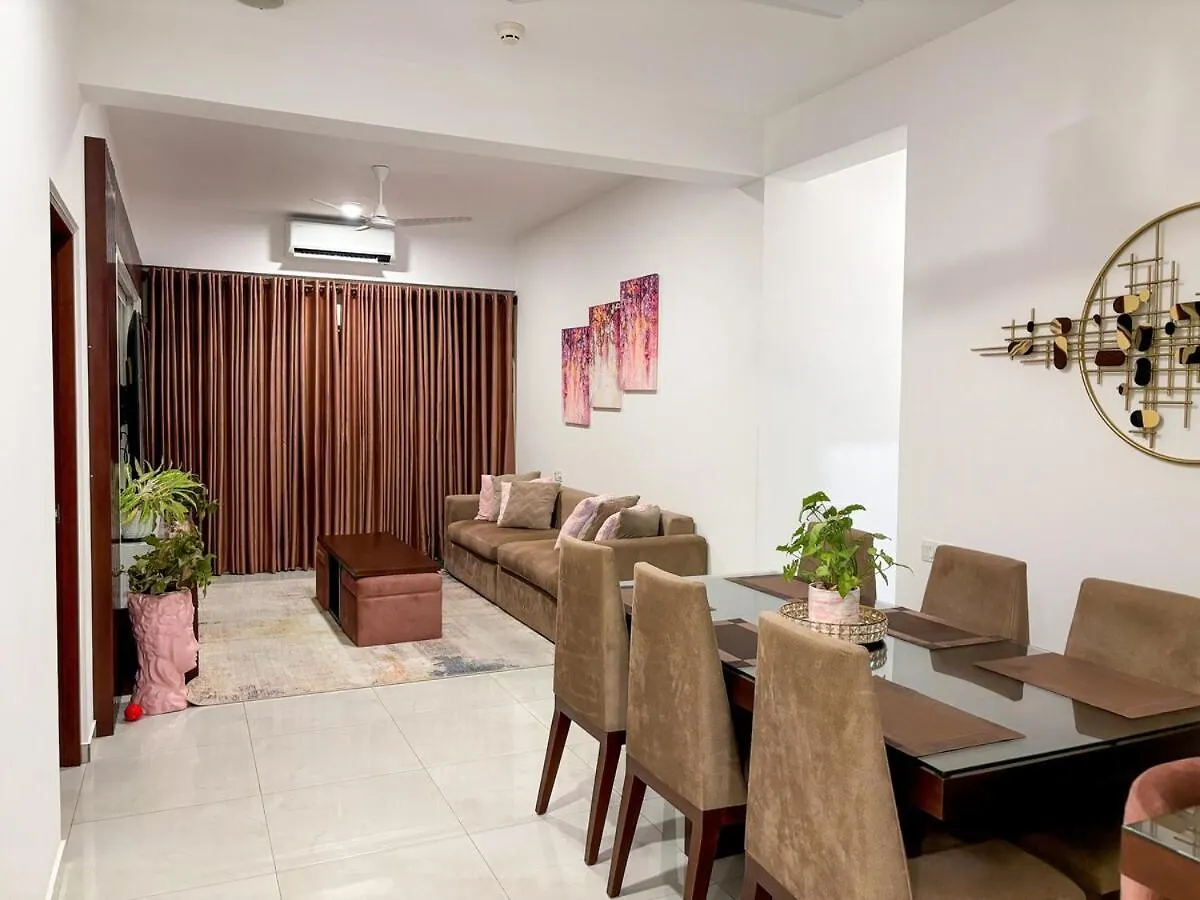 Iconic Galaxy 3Br 6 Guests Apartment Sri Jayewardenepura Kotte Sri Lanka