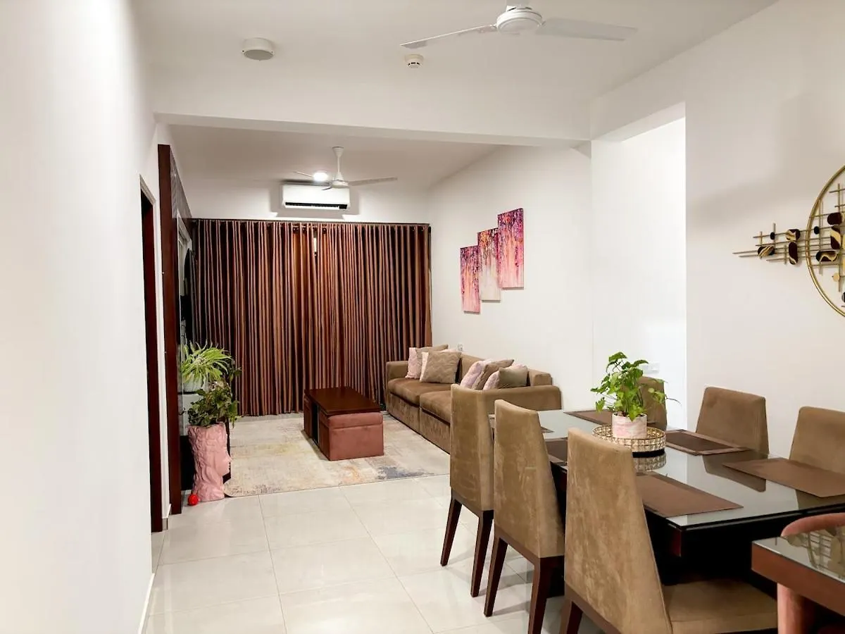 Iconic Galaxy 3Br 6 Guests Apartment Sri Jayewardenepura Kotte