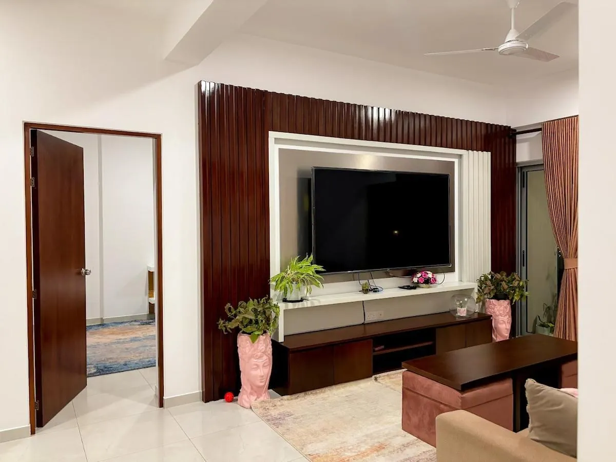 Iconic Galaxy 3Br 6 Guests Apartment Sri Jayewardenepura Kotte